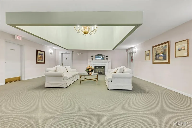 Vestibule — 1610 Lake Knoll Drive #1N, Lake St. Louis, MO 63367
