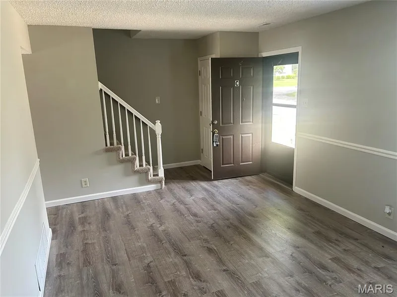 47 Park Charles Boulevard #C, St Peters, MO 63376 — listing photo 3 of 18