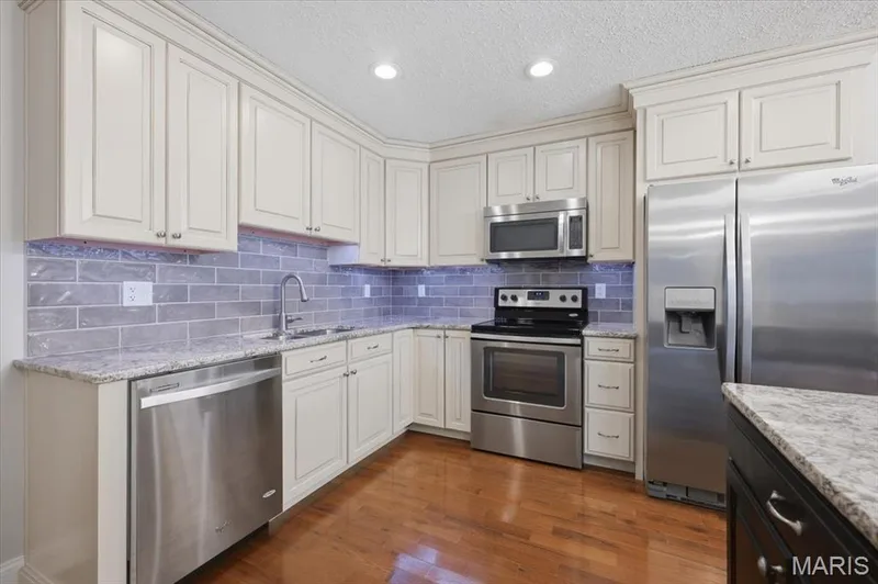 2174 Bantry Court, Chesterfield, MO 63017 — listing photo 7 of 24