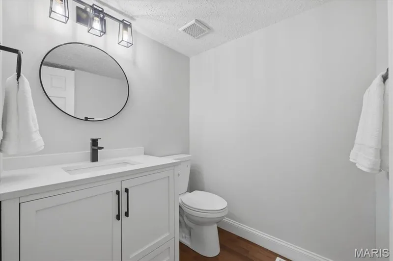 2174 Bantry Court, Chesterfield, MO 63017 — listing photo 8 of 24