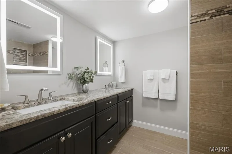 2174 Bantry Court, Chesterfield, MO 63017 — listing photo 11 of 24