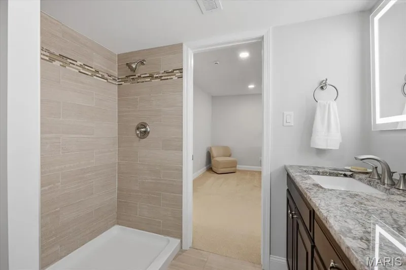 2174 Bantry Court, Chesterfield, MO 63017 — listing photo 12 of 24