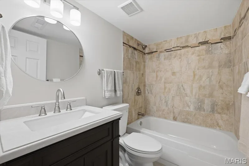 2174 Bantry Court, Chesterfield, MO 63017 — listing photo 16 of 24