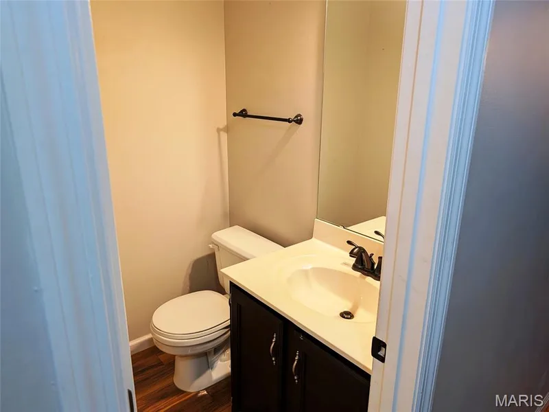 905 Lands End Circle, St Charles, MO 63304 — listing photo 13 of 32