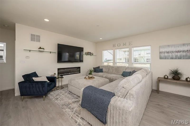 111 columbia meadows, O'Fallon, MO 63366 — listing photo 13 of 24