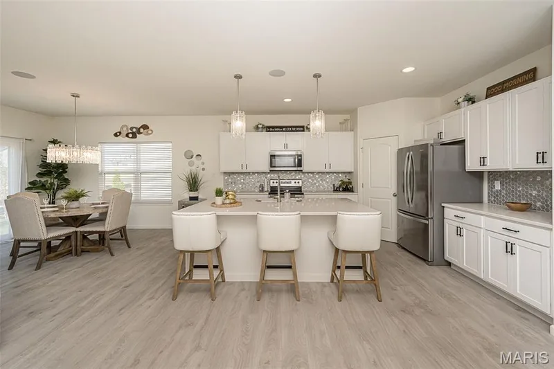 111 columbia meadows, O'Fallon, MO 63366 — listing photo 2 of 24