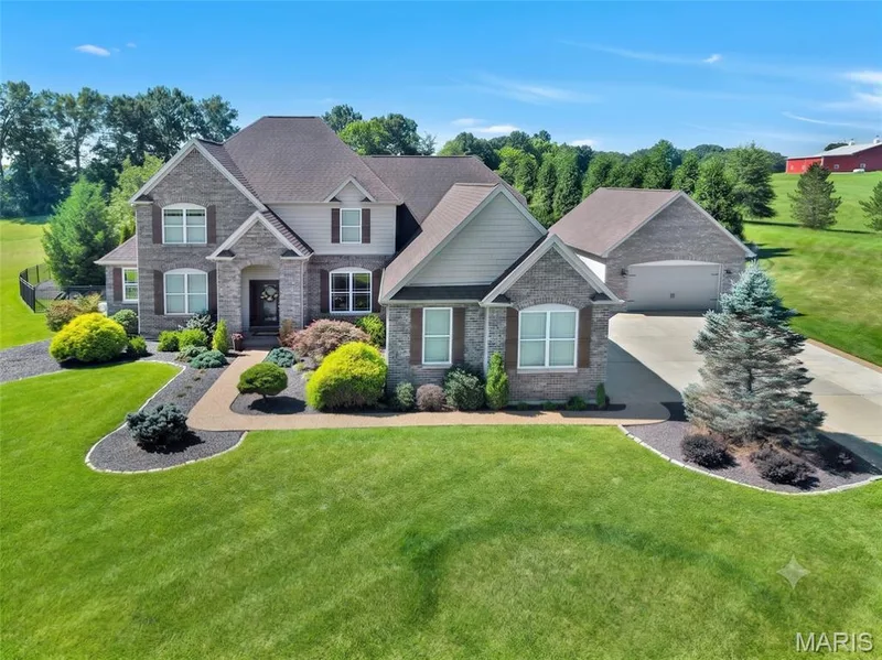 11090 Stonebridge Lane, Wentzville, MO β listing photo 1