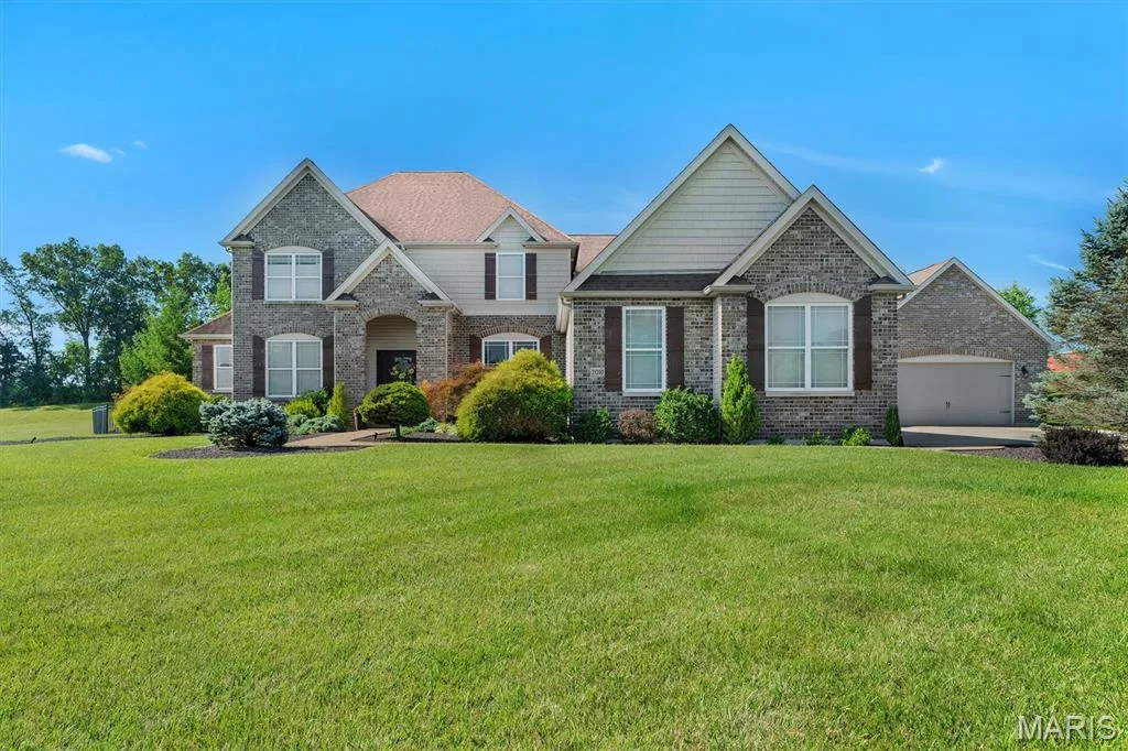 11090 Stonebridge Lane, Wentzville, MO 63385 — listing photo 1 of 55