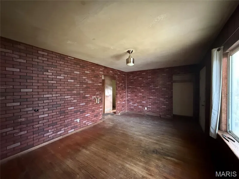 4105 Faredale Lane, St Charles, MO 63304 — listing photo 4 of 20