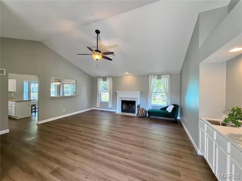 240 Cherrywood Parc Drive, O'Fallon, MO 63368 — listing photo 3 of 22