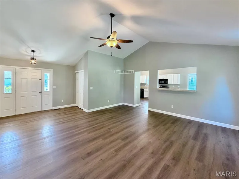 240 Cherrywood Parc Drive, O'Fallon, MO 63368 — listing photo 5 of 22