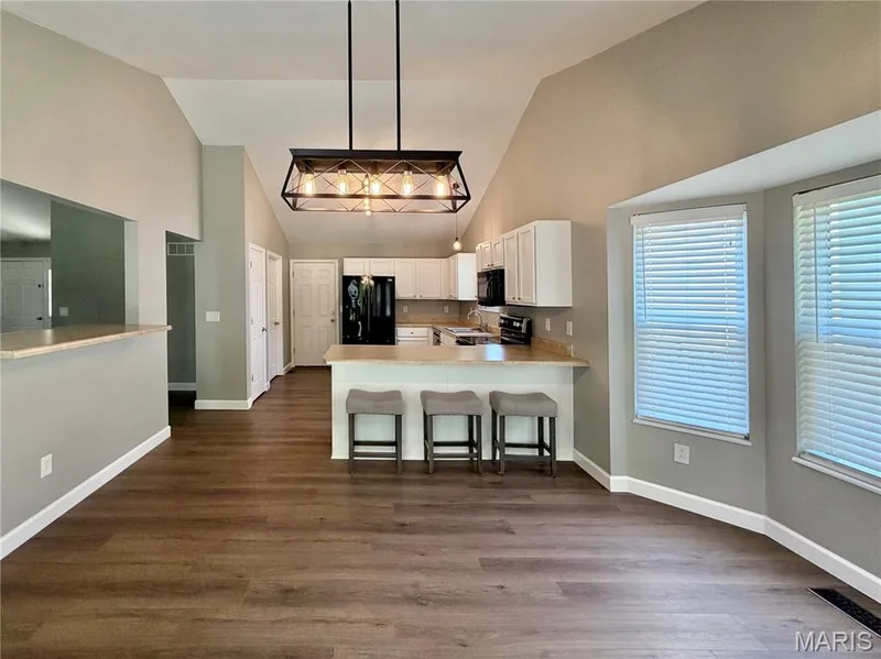 240 Cherrywood Parc Drive, O'Fallon, MO 63368 — listing photo 6 of 22