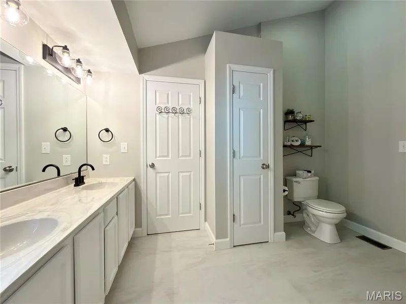 240 Cherrywood Parc Drive, O'Fallon, MO 63368 — listing photo 18 of 22