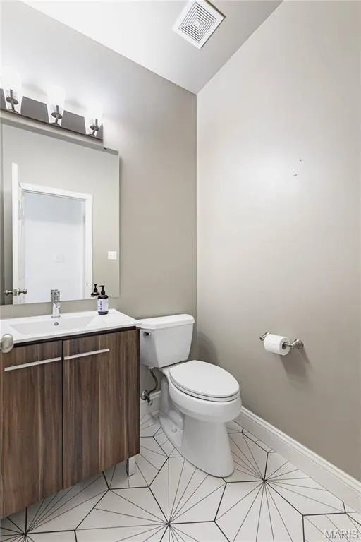 main floor half bath — 11 Orchard Trace Lane, Wildwood, MO 63040