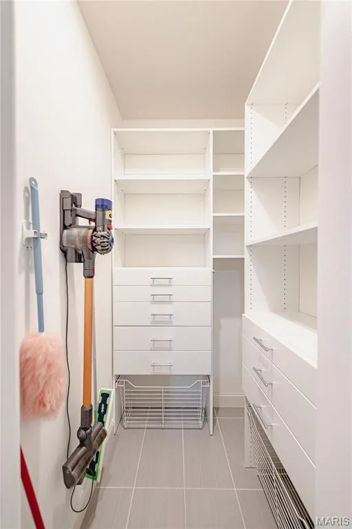 walk storage room adjacent to the laundry room — 11 Orchard Trace Lane, Wildwood, MO 63040