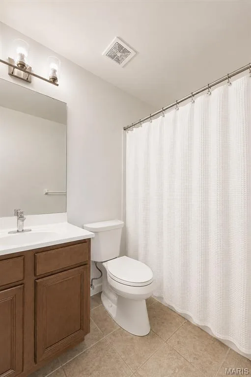 ensuite bath for bedroom  #1 — 11 Orchard Trace Lane, Wildwood, MO 63040