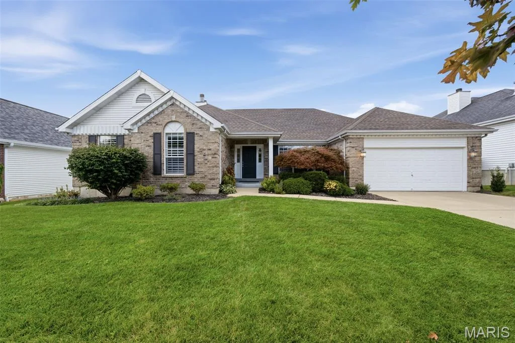 Front exterior — 752 Hawk Run Drive, O'Fallon, MO 63368