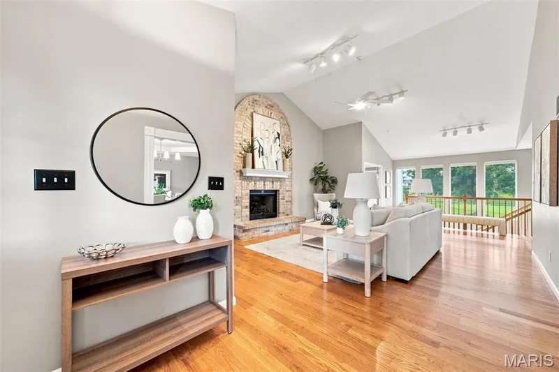 Foyer — 752 Hawk Run Drive, O'Fallon, MO 63368