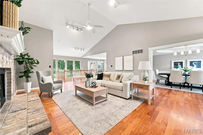 Main level Great Room — 752 Hawk Run Drive, O'Fallon, MO 63368