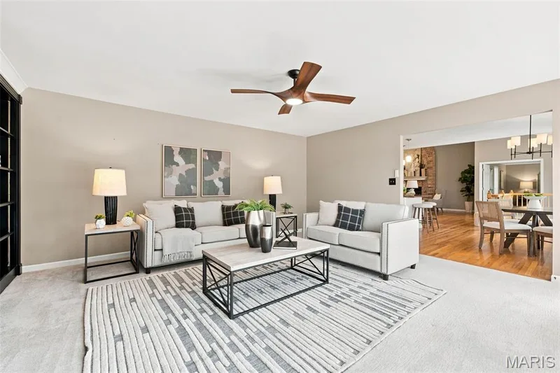 Main level Family Room — 752 Hawk Run Drive, O'Fallon, MO 63368