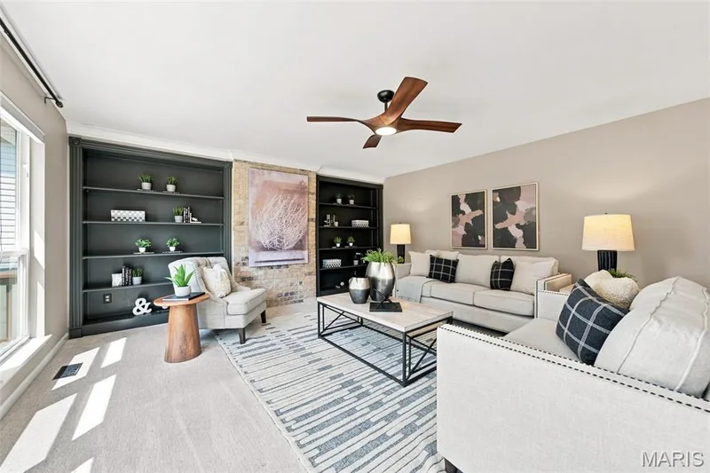 Main level Family Room — 752 Hawk Run Drive, O'Fallon, MO 63368