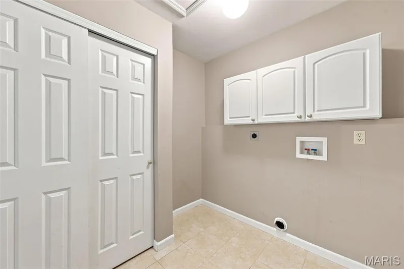 Main level Laundry Room — 752 Hawk Run Drive, O'Fallon, MO 63368