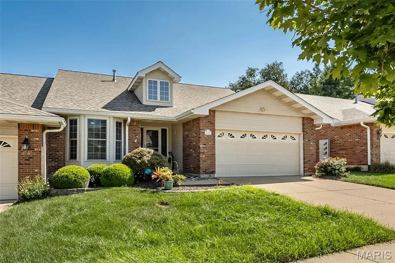 Welcome Home! — 842 Braefield Court, Chesterfield, MO 63017