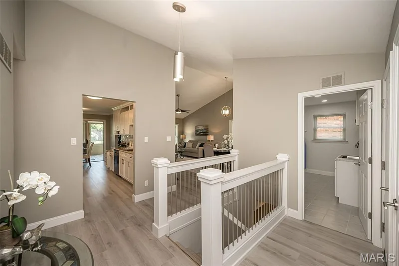 842 Braefield Court, Chesterfield, MO 63017 — listing photo 3 of 30
