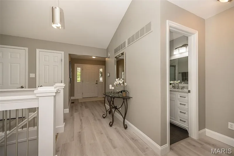 842 Braefield Court, Chesterfield, MO 63017 — listing photo 13 of 30