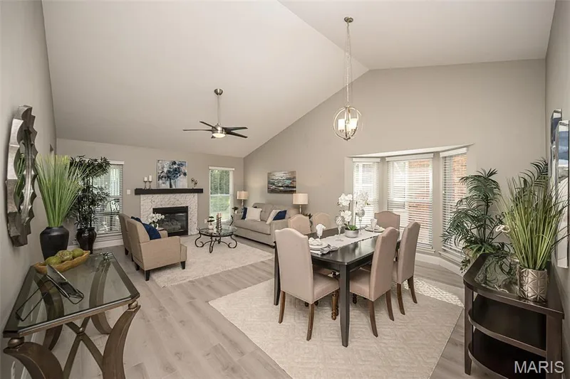 842 Braefield Court, Chesterfield, MO 63017 — listing photo 4 of 30