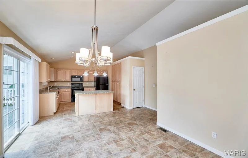 Extended kitchen with LOADS of cabinets and large breakfast room — 1516 Hibernation Hollow, Wentzville, MO 63385