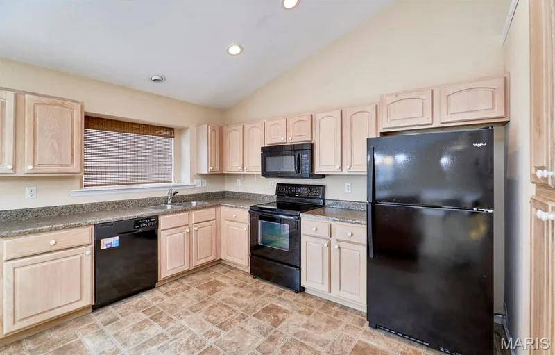 1516 Hibernation Hollow, Wentzville, MO 63385 — listing photo 10 of 40