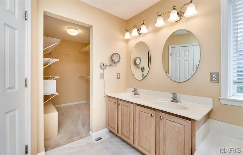 1516 Hibernation Hollow, Wentzville, MO 63385 — listing photo 17 of 40