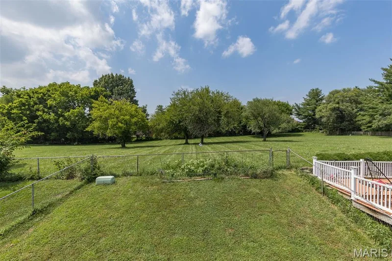 171 Kunze Drive, St Charles, MO 63303 — listing photo 8 of 37