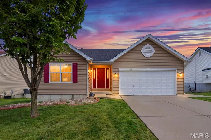 212 Limerick Avenue, Wentzville, MO 63385 — listing photo 1 of 41