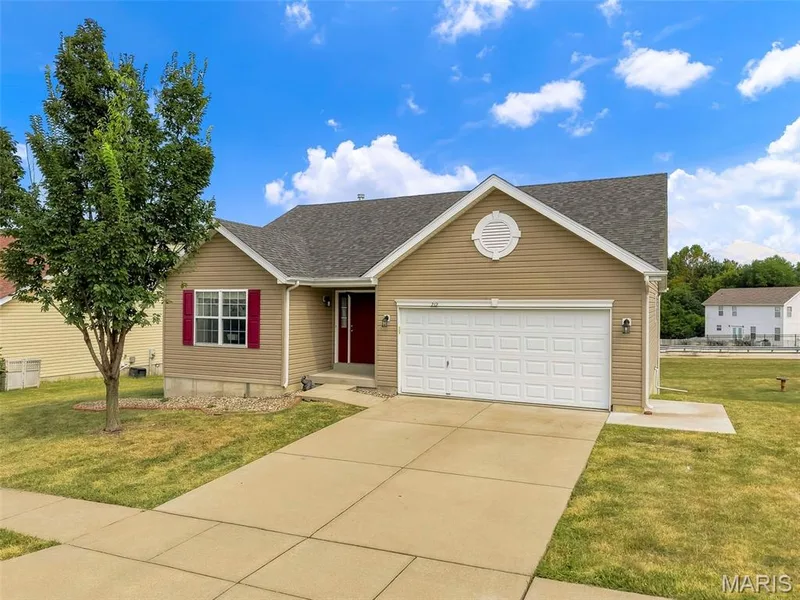 212 Limerick Avenue, Wentzville, MO 63385 — listing photo 3 of 41