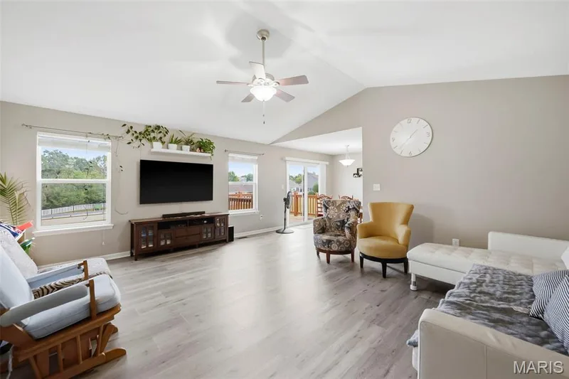 212 Limerick Avenue, Wentzville, MO 63385 — listing photo 6 of 41