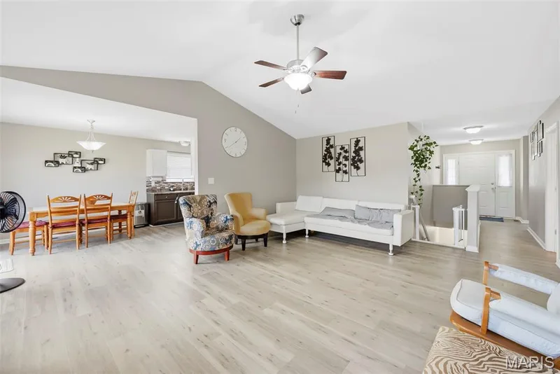 212 Limerick Avenue, Wentzville, MO 63385 — listing photo 9 of 41