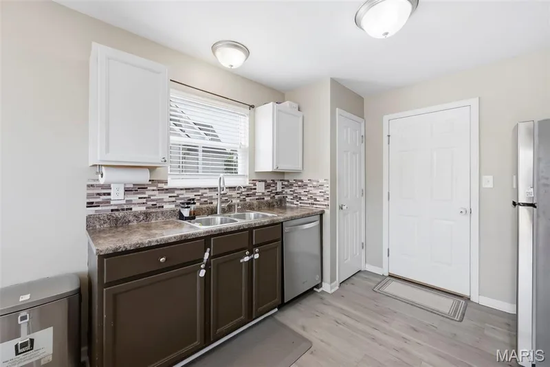 212 Limerick Avenue, Wentzville, MO 63385 — listing photo 14 of 41