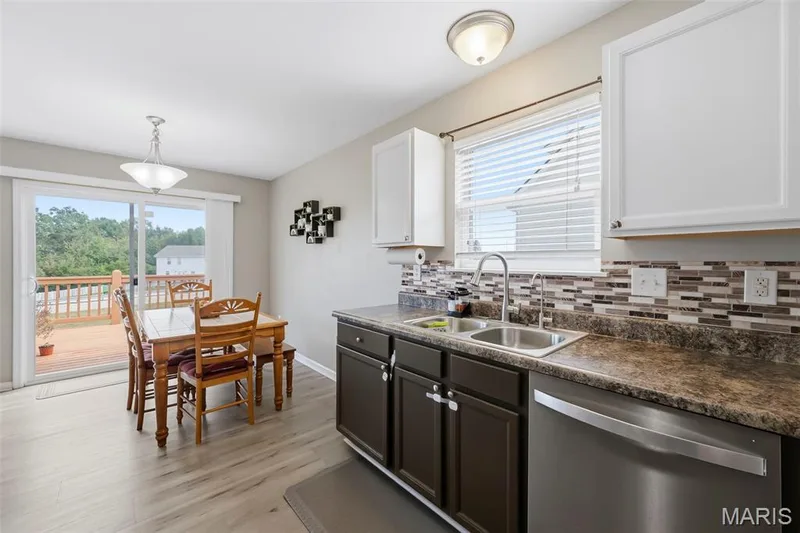 212 Limerick Avenue, Wentzville, MO 63385 — listing photo 15 of 41