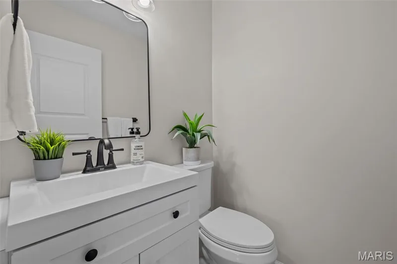 13479 Coliseum Drive, Chesterfield, MO 63017 — listing photo 10 of 27