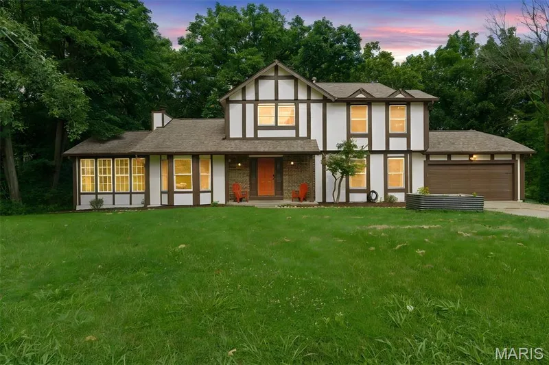2 Pear Tree Court, St Peters, MO 63376 — listing photo 1 of 37