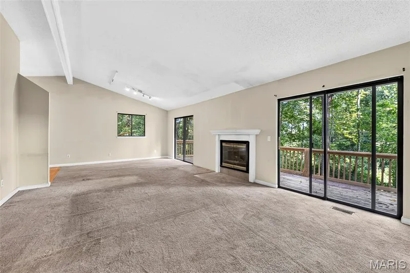 11 Cadillac Court, Lake St. Louis, MO 63367 — listing photo 4 of 28