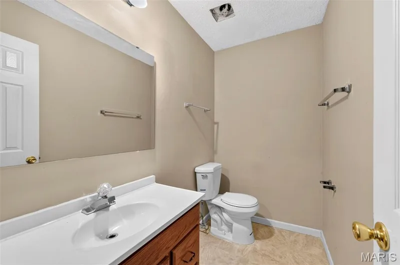 11 Cadillac Court, Lake St. Louis, MO 63367 — listing photo 17 of 28