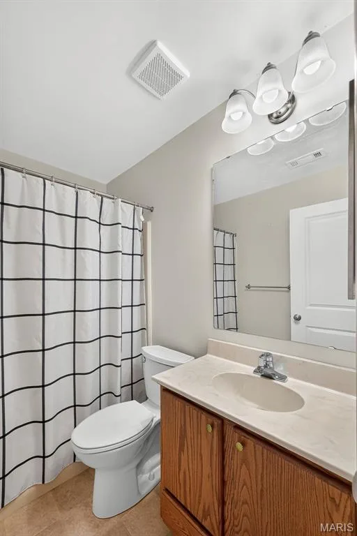 Secondary Bathroom — 1044 Sugar Creek Court #5, St Peters, MO 63376