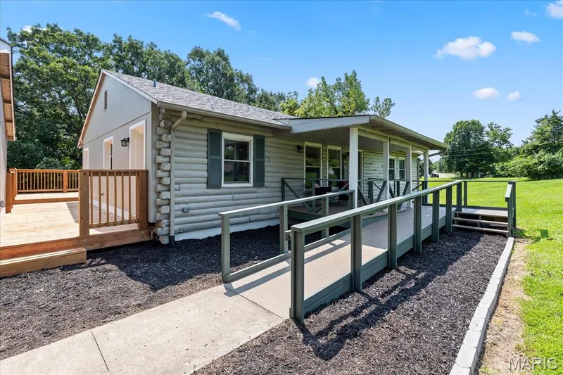 746 Schluersburg Road, Augusta, MO 63332 — listing photo 2 of 46