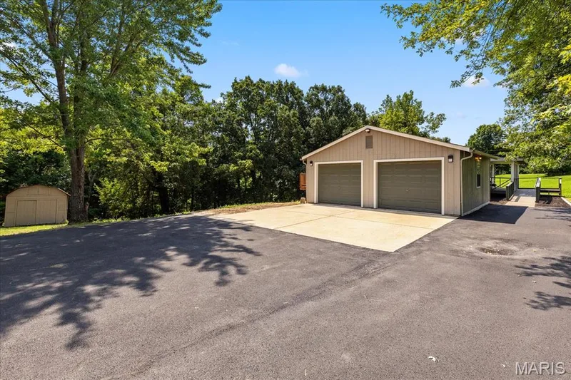 746 Schluersburg Road, Augusta, MO 63332 — listing photo 4 of 46