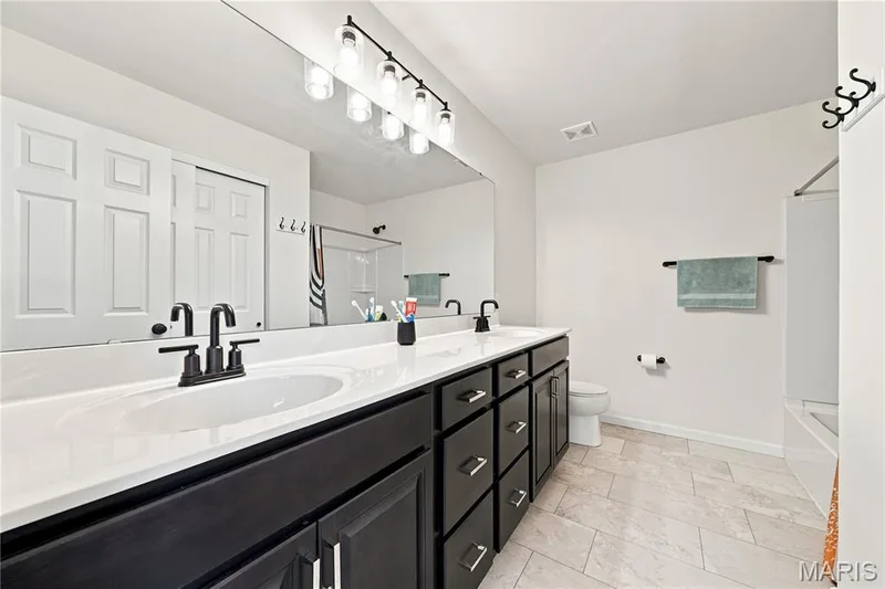 902 Palisades Circle, St Charles, MO 63301 — listing photo 15 of 28