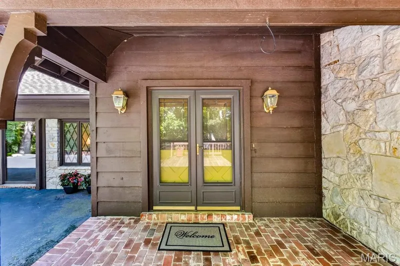 4622 Vixen Circle, Wildwood, MO 63069 — listing photo 2 of 48