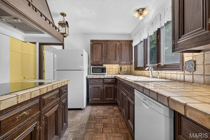 4622 Vixen Circle, Wildwood, MO 63069 — listing photo 12 of 48